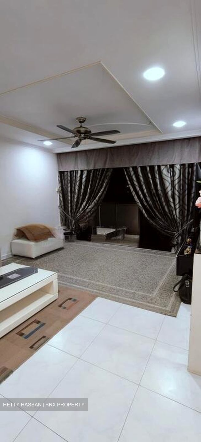 Blk 136 Rivervale Plains (Sengkang), HDB Executive #500422011